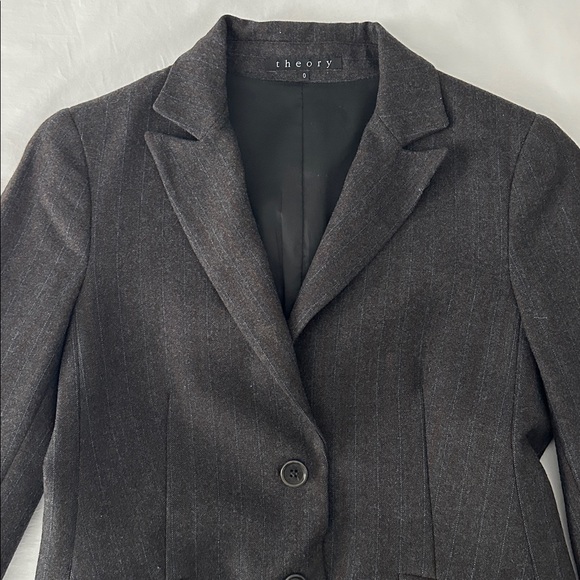 Theory woman’s wool blazer - Picture 8 of 8